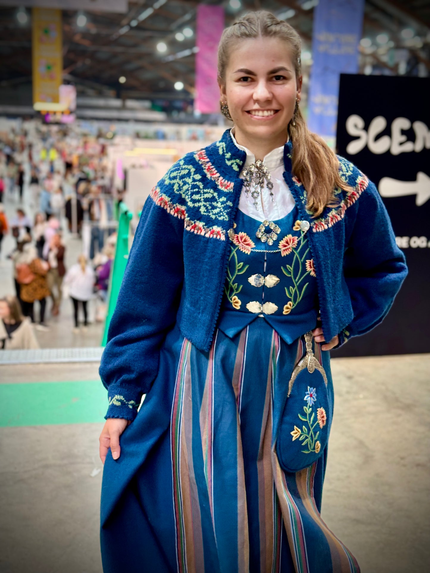 Lisa (Digital) tilpasset Nordlandsbunaden