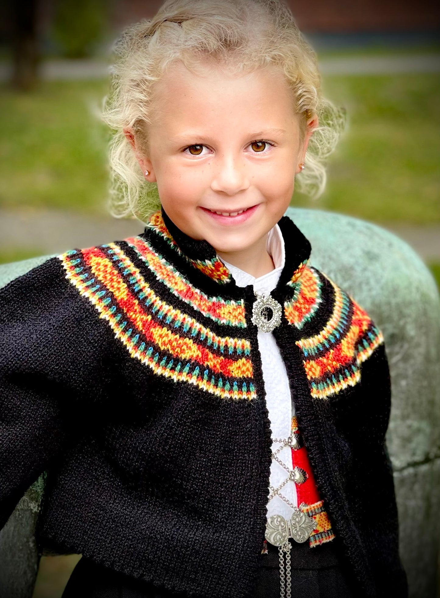 Nora (Digital) tilpasset Vestfold barnebunad