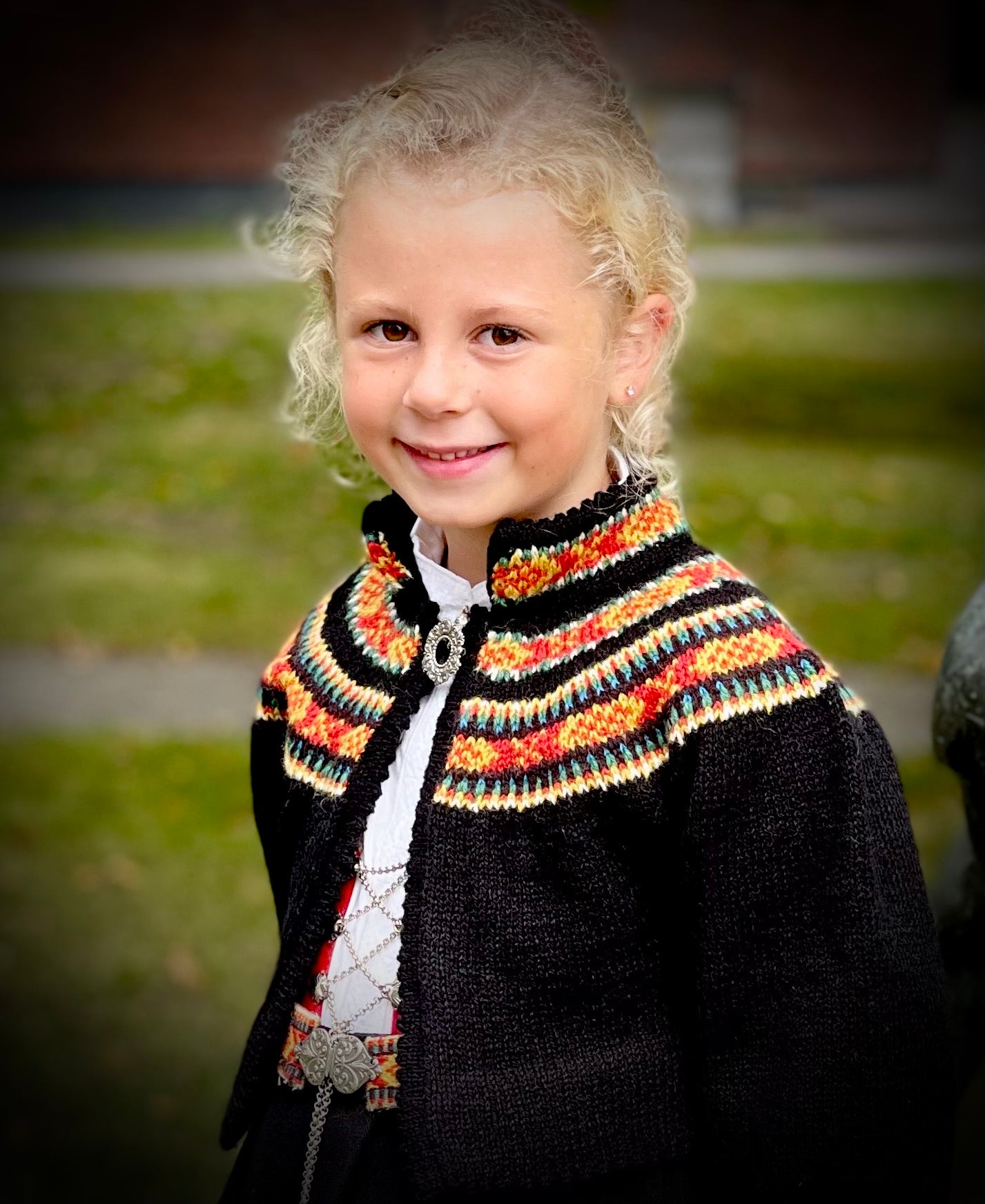 Nora (Digital) tilpasset Vestfold barnebunad