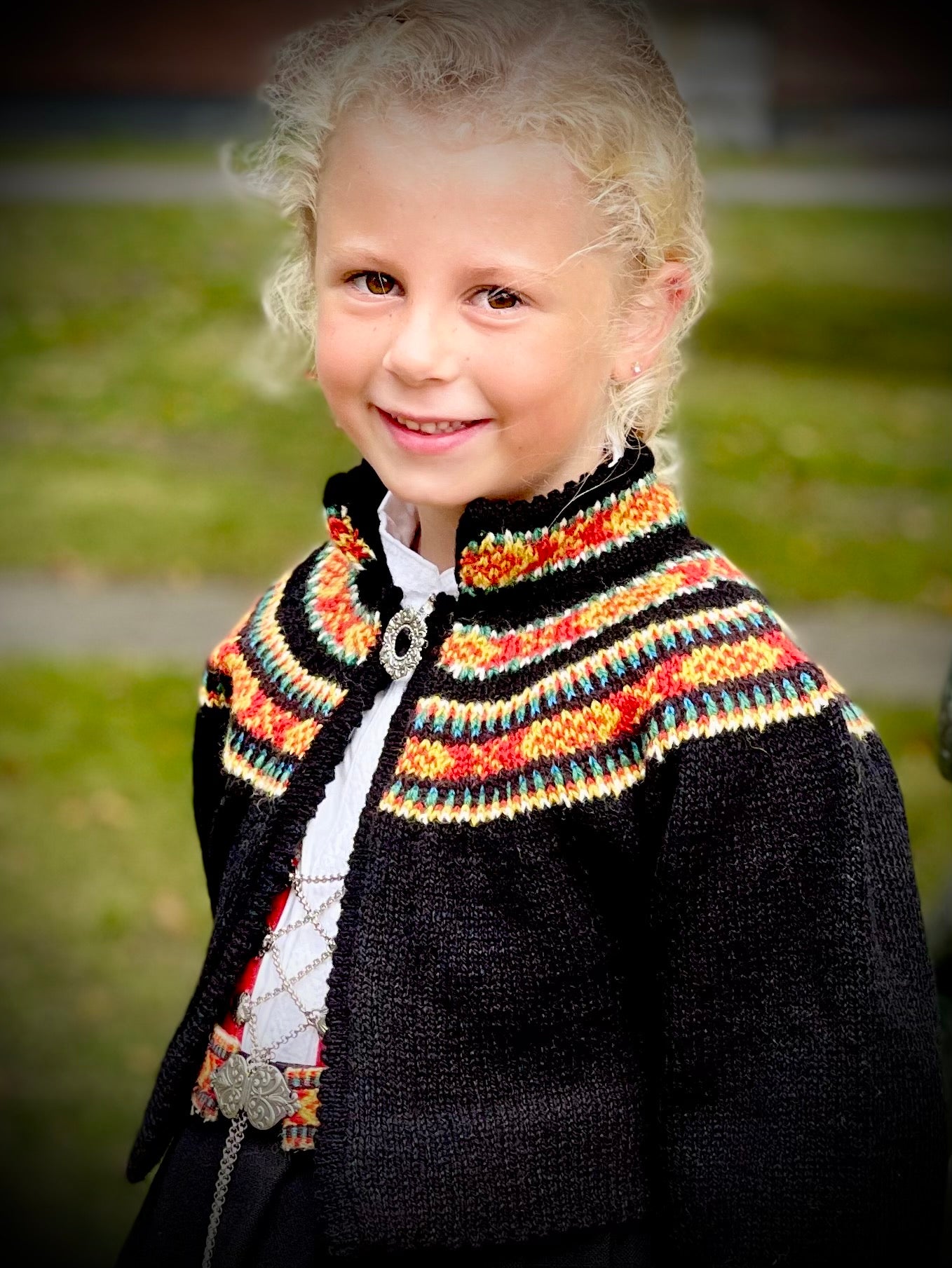 Nora (Digital) tilpasset Vestfold barnebunad