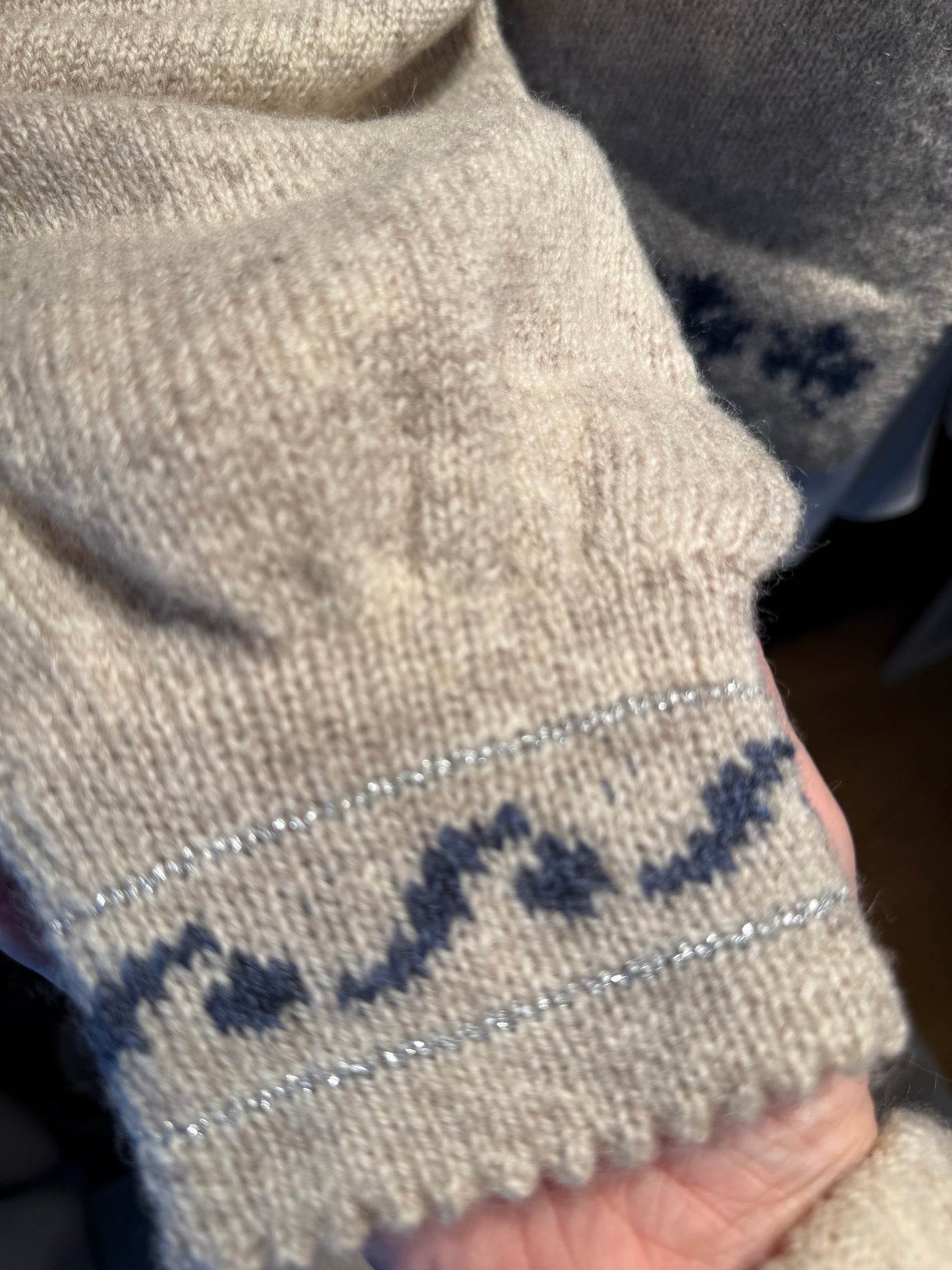 Utstillingsjakke selges, modell Maj Britt tilpasset Nord-Trønderbunad