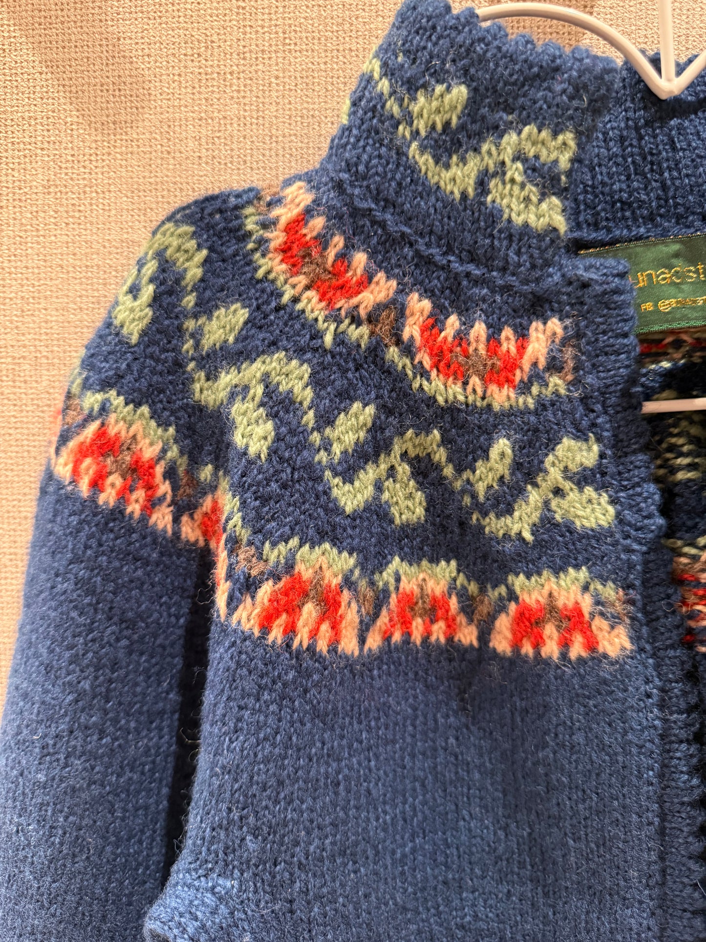 Utstillingsjakke selges, modell Ada tilpasset barnebunad fra Nordland