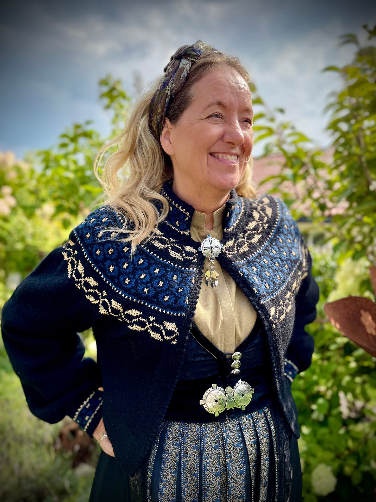 Utstillingsjakke selges, modell Maren tilpasset Oslo Jubileumsdrakt