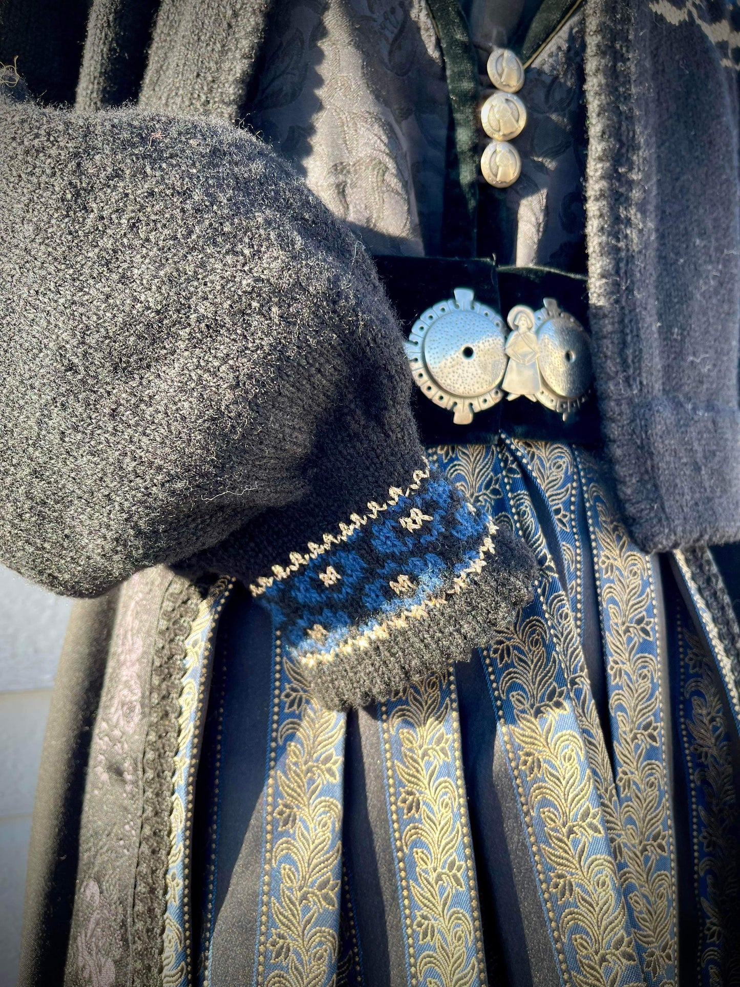 Utstillingsjakke selges, modell Maren tilpasset Oslo Jubileumsdrakt