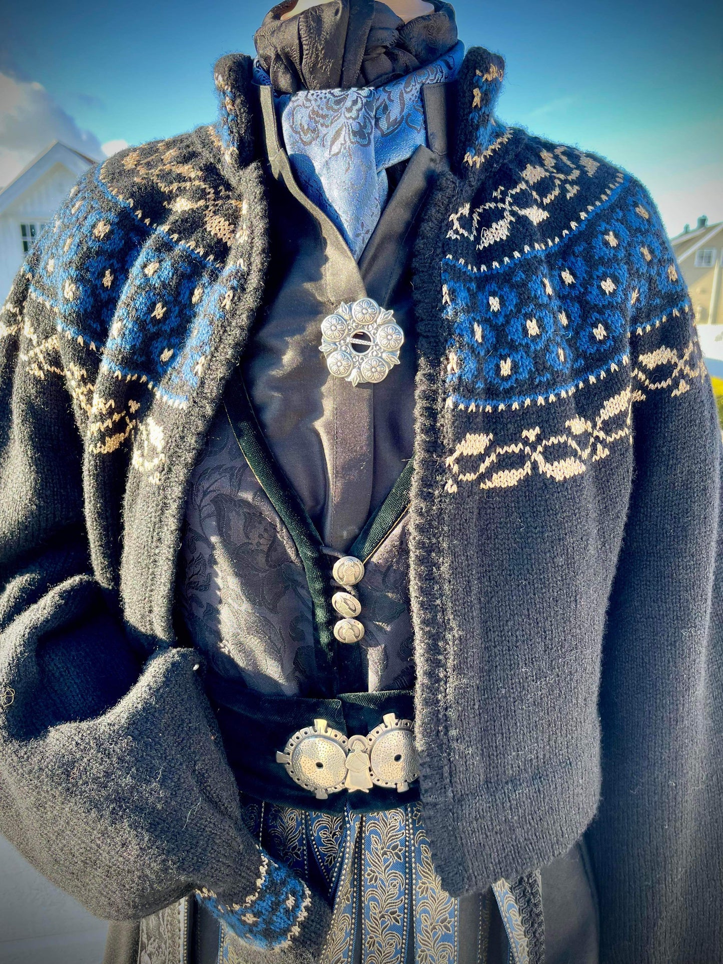 Utstillingsjakke selges, modell Maren tilpasset Oslo Jubileumsdrakt