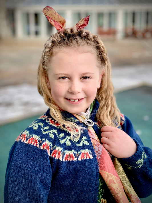 Utstillingsjakke selges, modell Ada tilpasset barnebunad fra Nordland